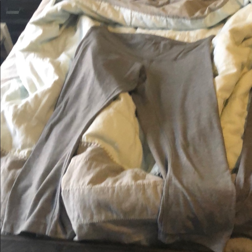Lululemon Grey Wonderunder crops
